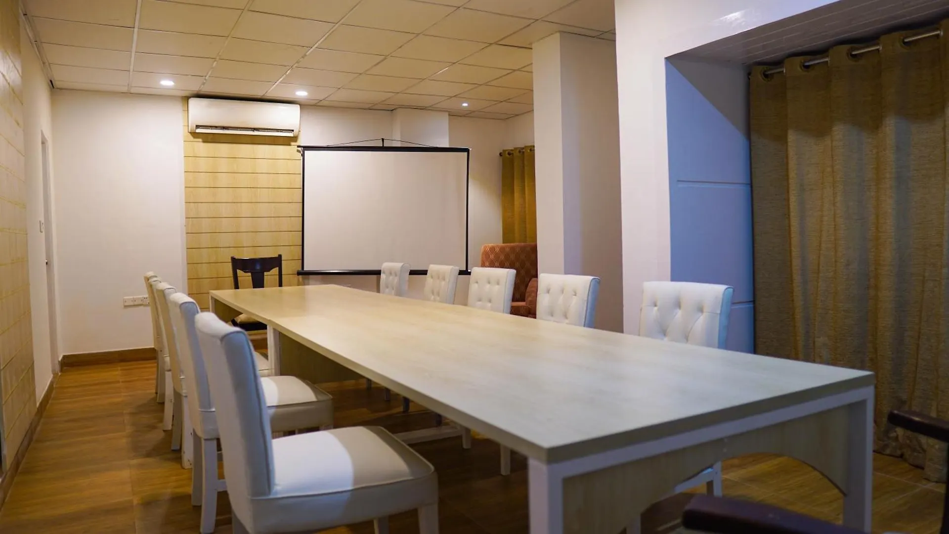 Grand Vistana Hotel Dhaka