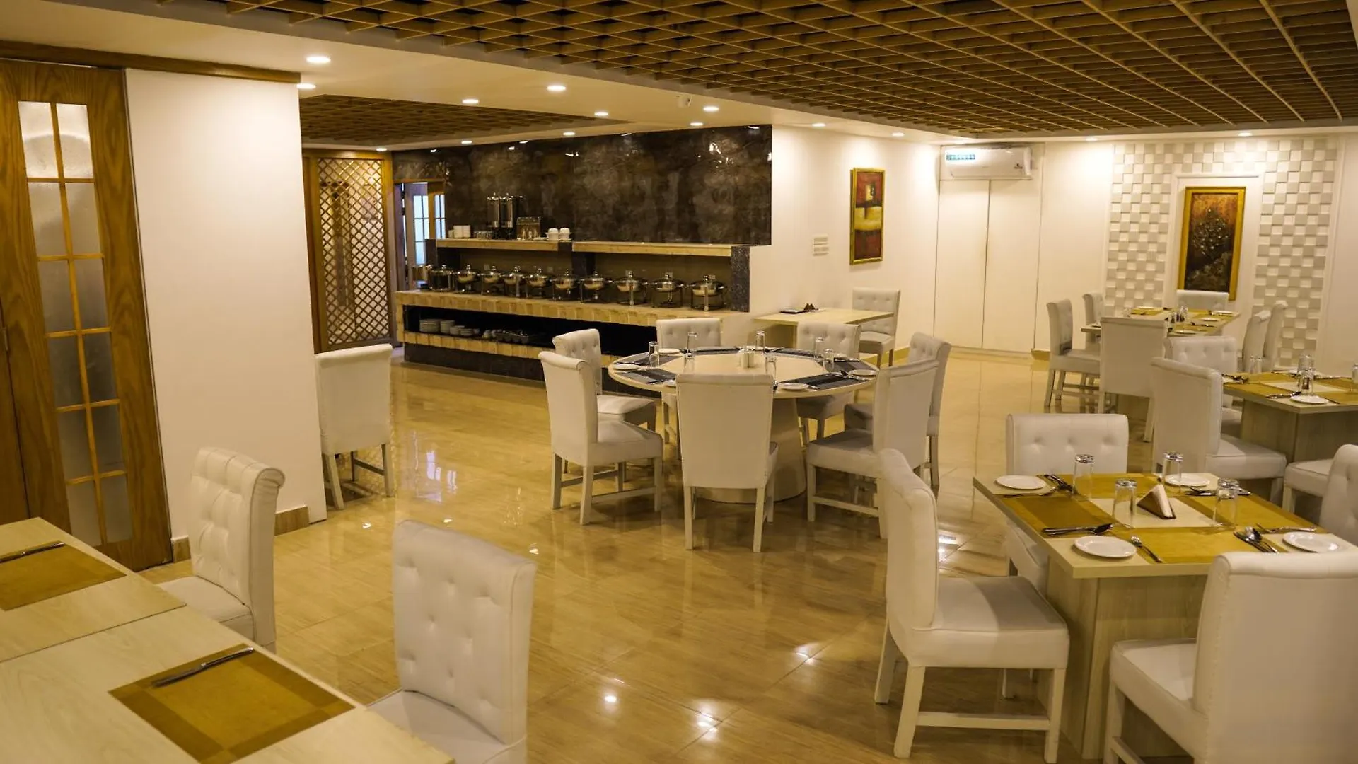 Grand Vistana Hotel Dhaka 4*,