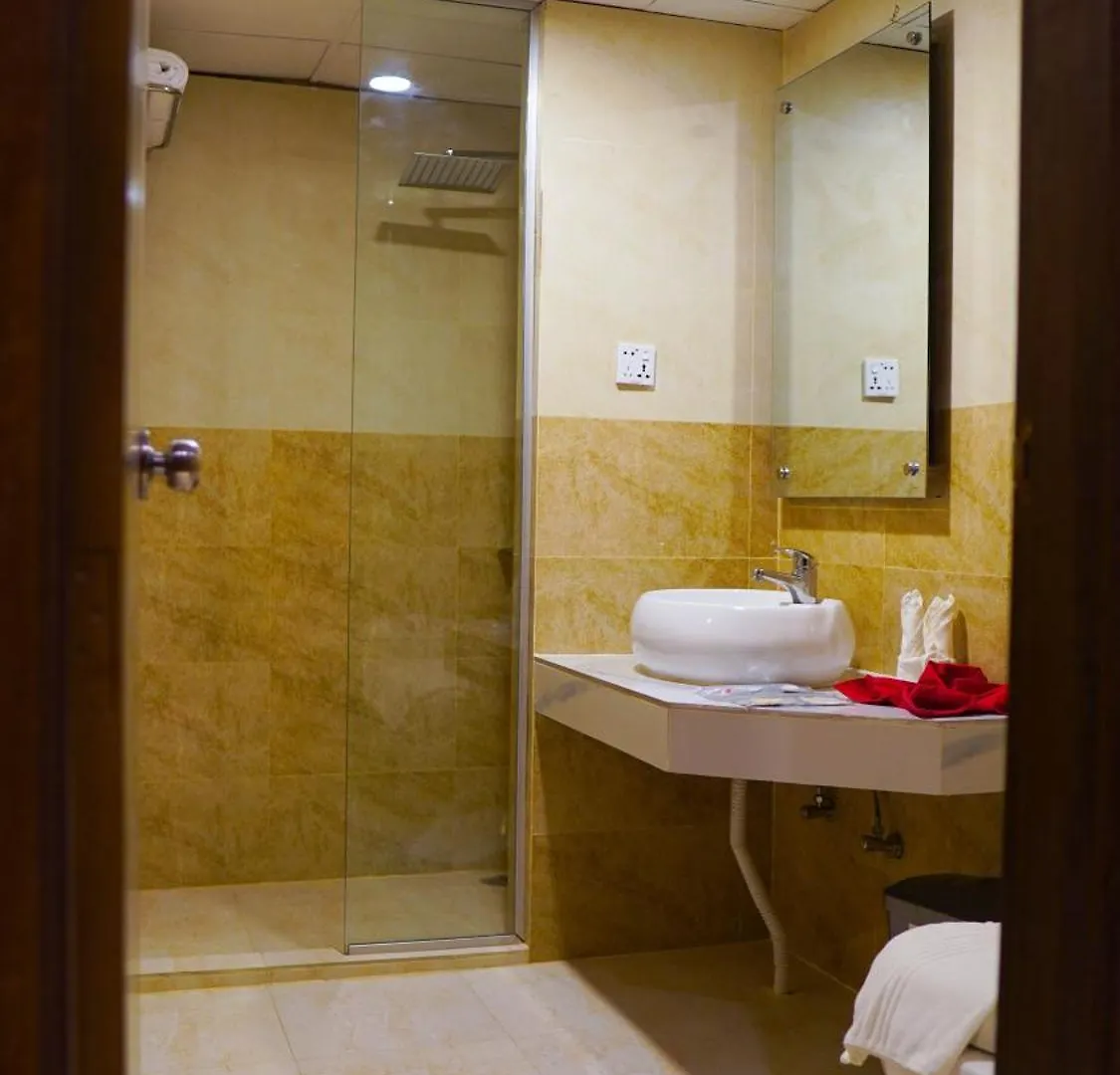 Grand Vistana Hotel Dhaka 4*,